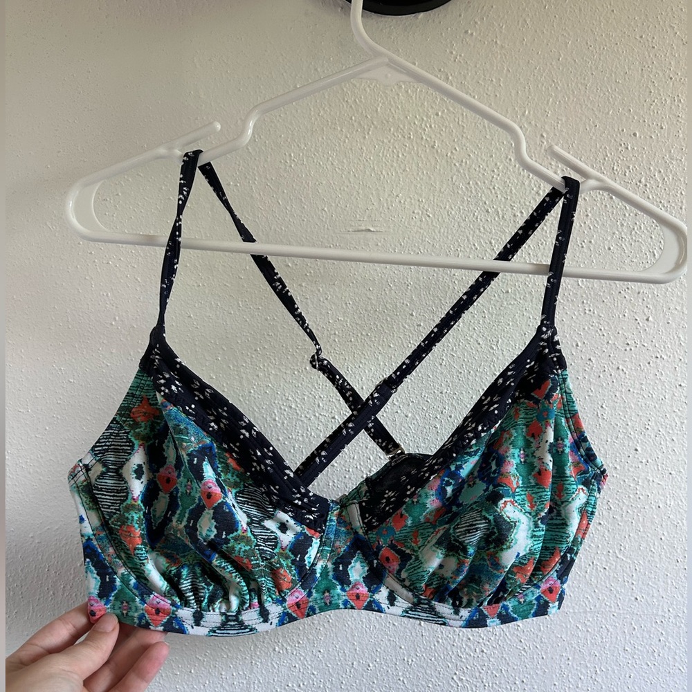 Athleta Bikini Top Swimsuit 34D/DD